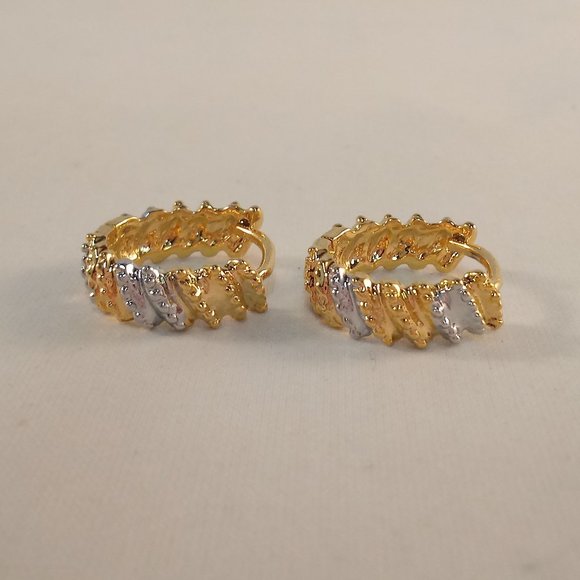 Men 18K Yellow Gold Filled Silver Carved Hoop Huggie Earrings 15mm Gorgeous Gift - Picture 2 of 4